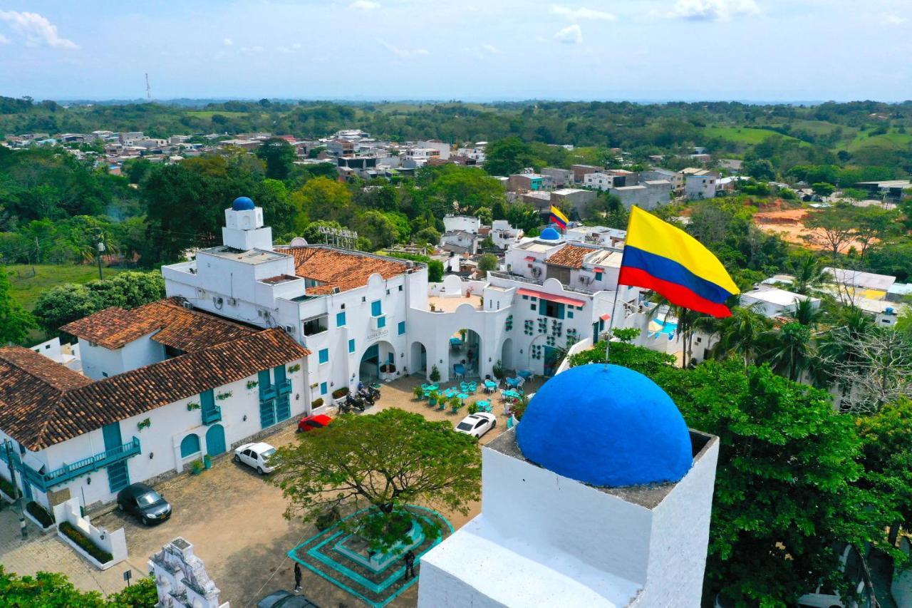 Hotel Aldea Plaza Doradal Exterior photo